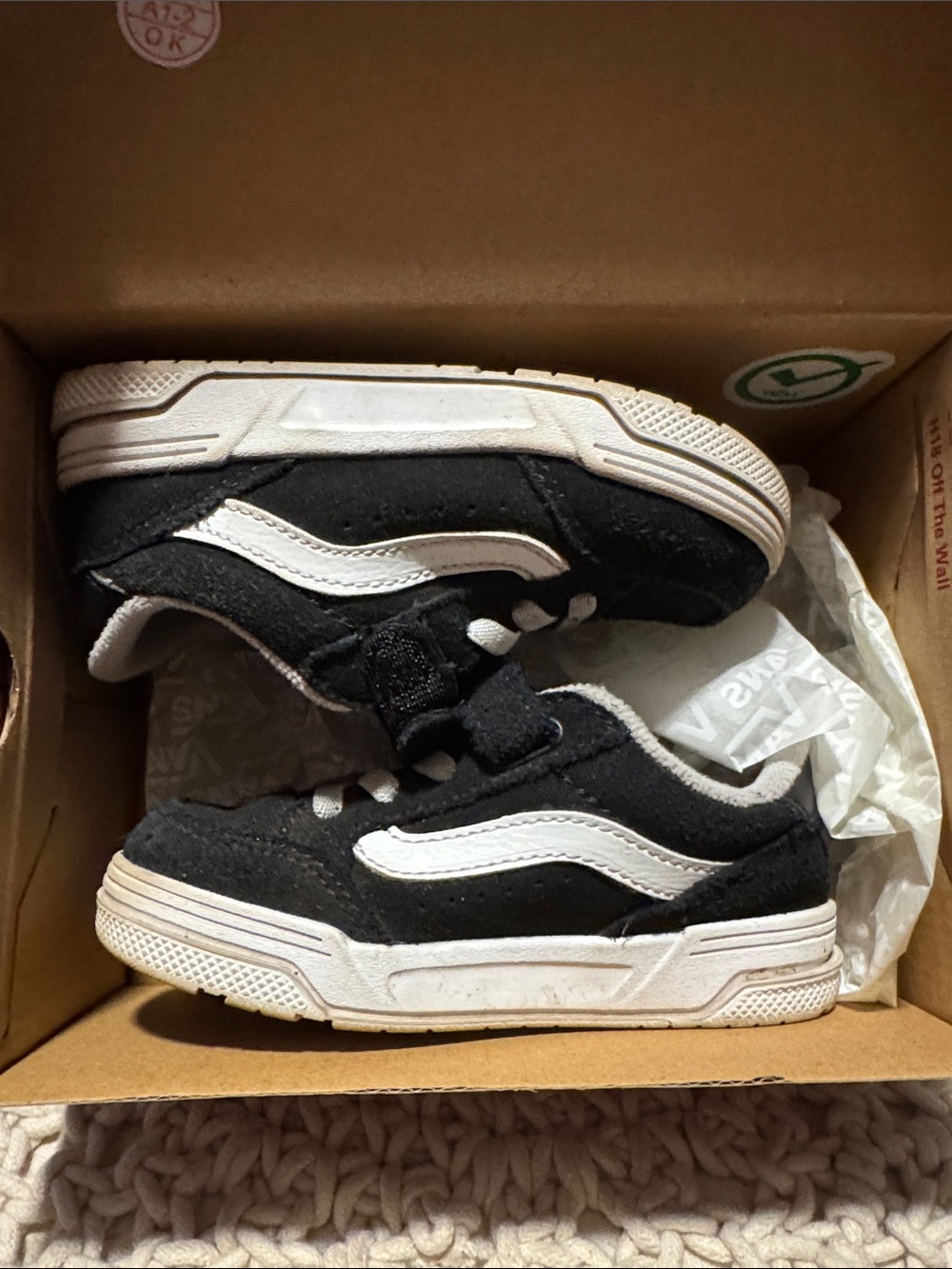 • Vans • Hylane V Black/White Toddler Sneakers 8.0